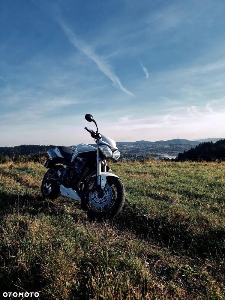 Triumph Street Triple - 1