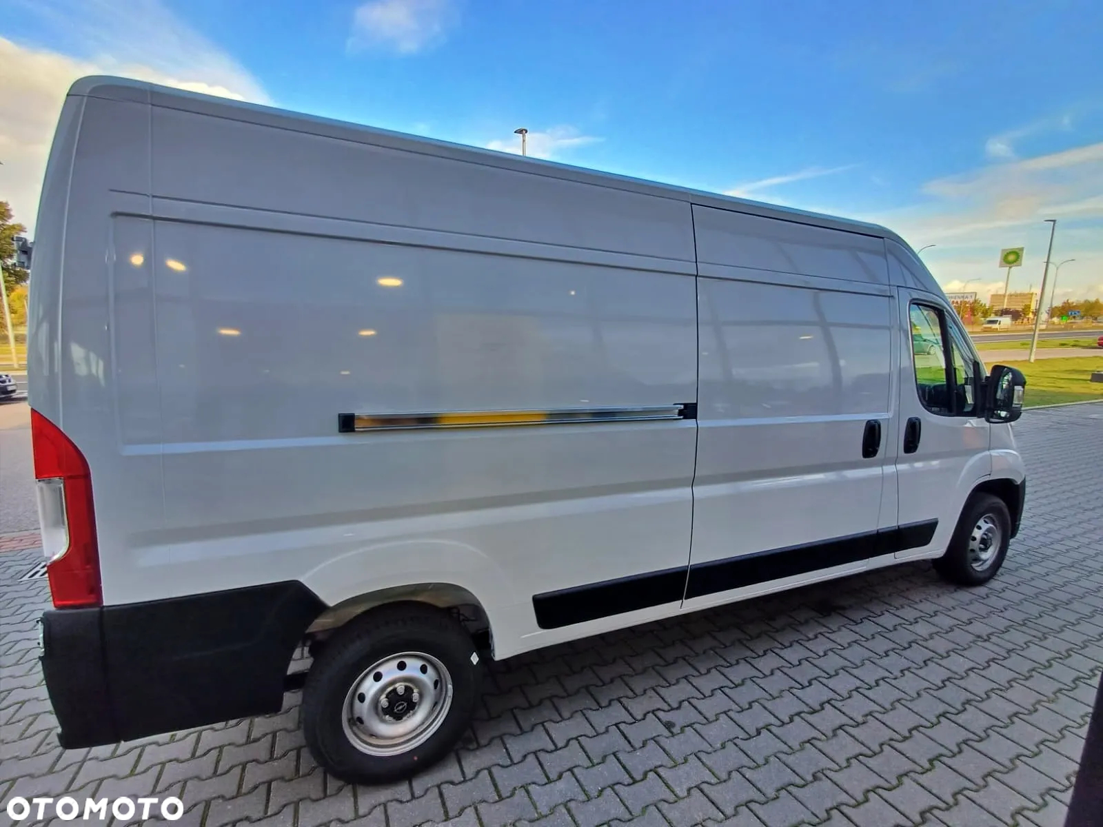 Opel Movano Furgon L3H2 2.2 Diesel 140KM - 4