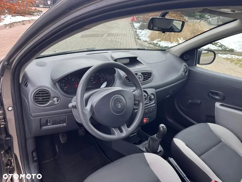 Renault Clio 1.2 16V Arctica - 6