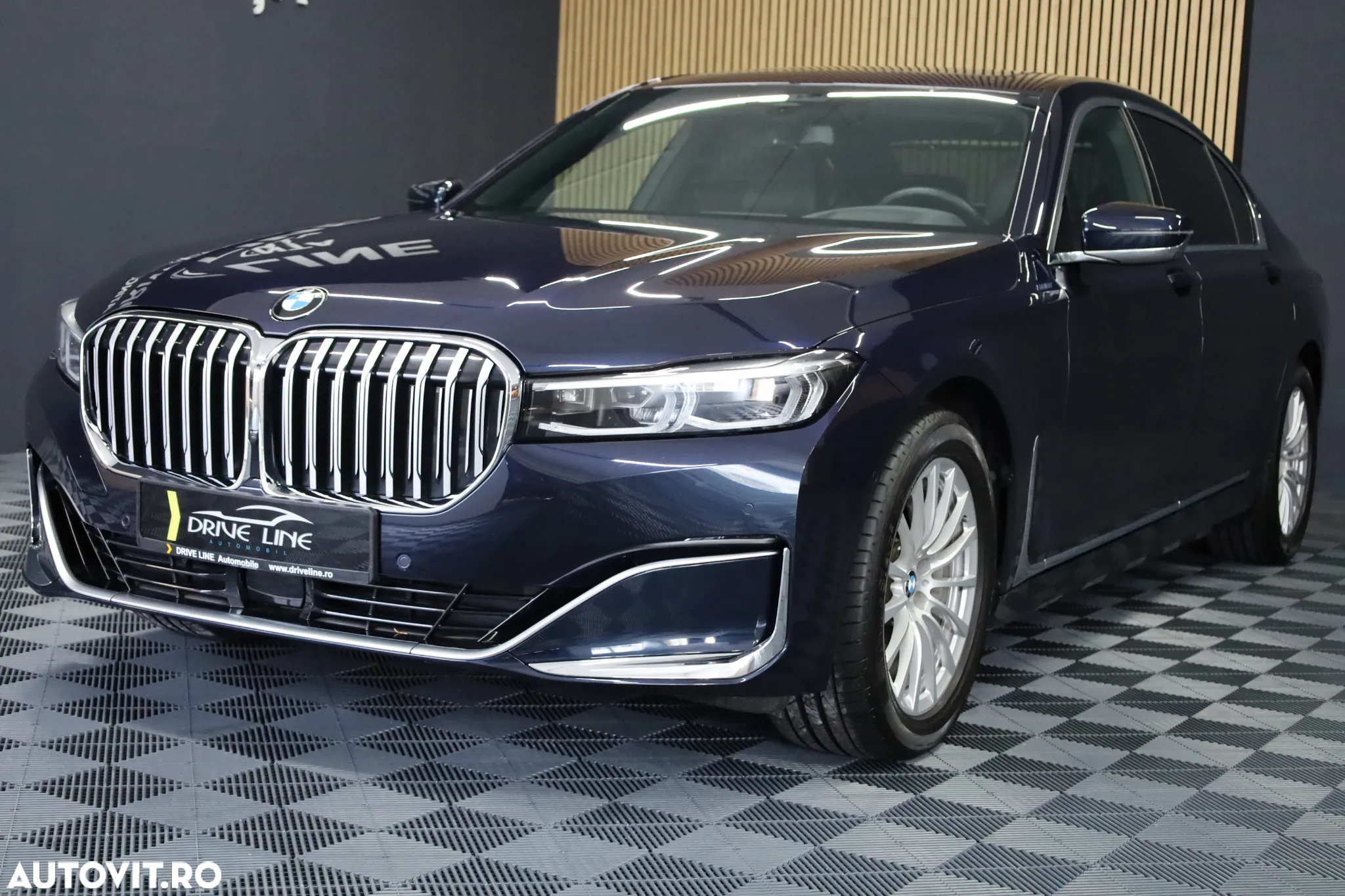 BMW Seria 7 740Li xDrive - 31