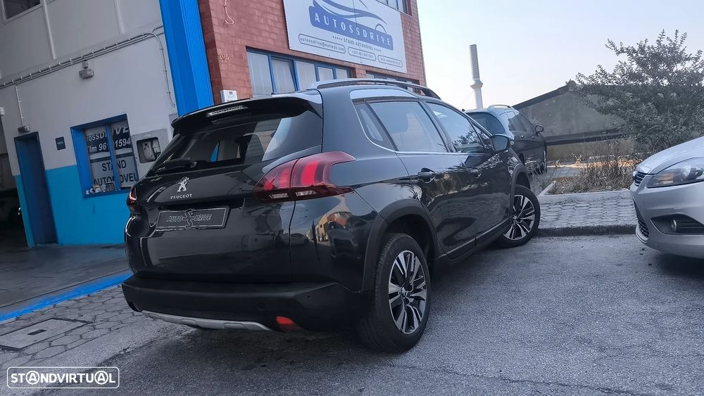 Peugeot 2008 1.2 PureTech Allure EAT6 - 11