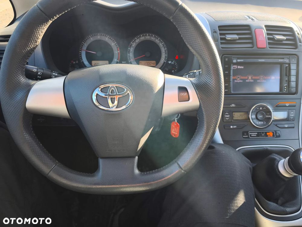 Toyota Auris 1.6 Luna - 9
