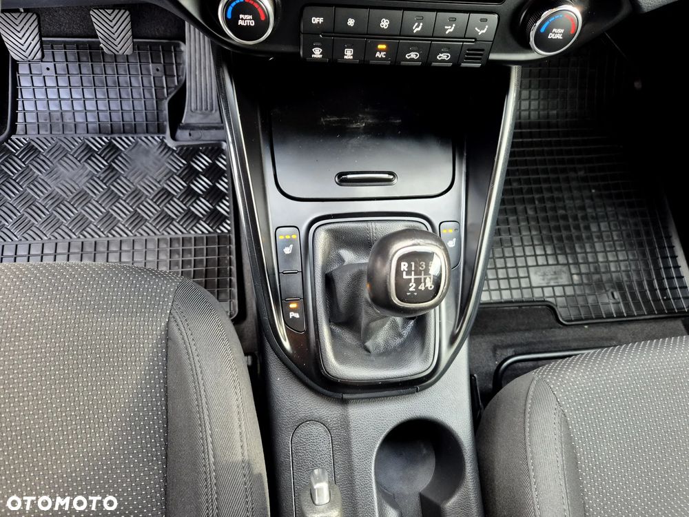 Kia Carens 1.6 GDI Fifa World Cup Edition - 27