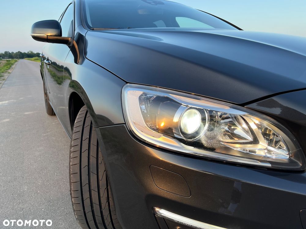 Volvo V60 D3 Momentum - 14