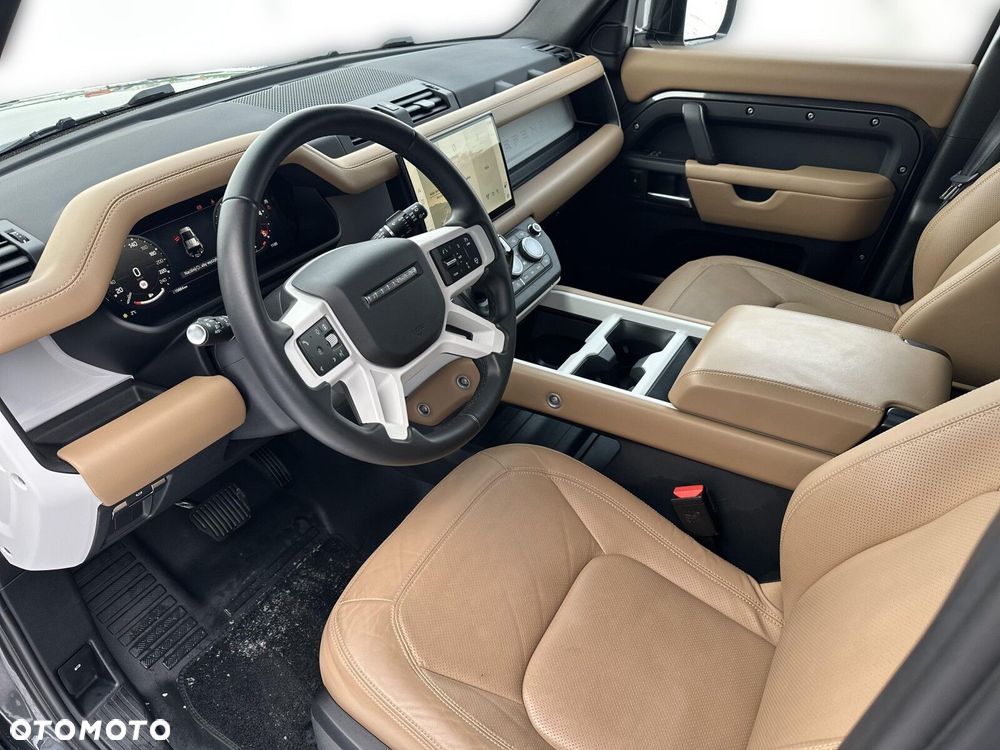 Land Rover Defender - 16