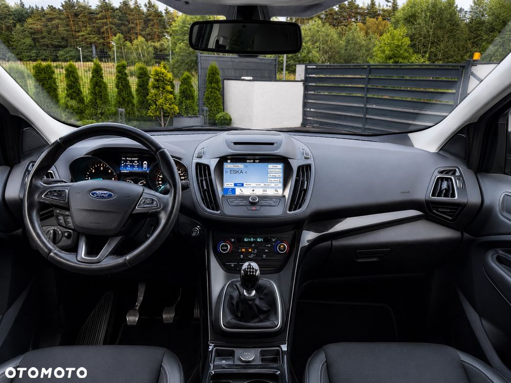 Ford Kuga 2.0 TDCi 2x4 Titanium - 11