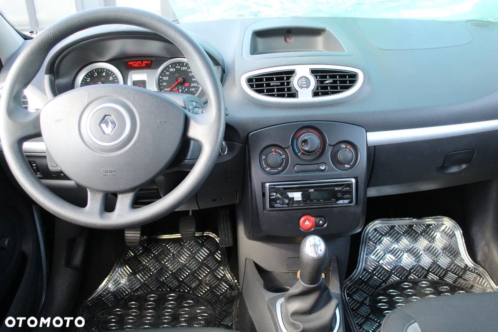Renault Clio - 9