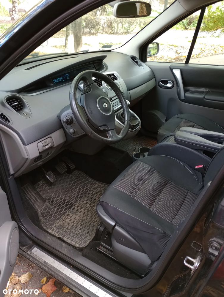 Renault Scenic 2.0 dCi Privilege - 8