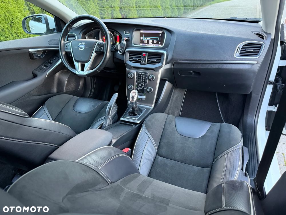 Volvo V40 D2 Momentum - 22