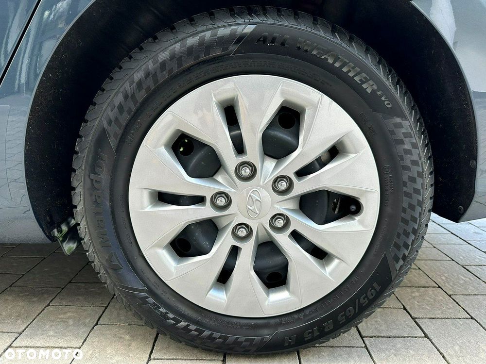 Hyundai i30 1.5 DPI Classic + - 16