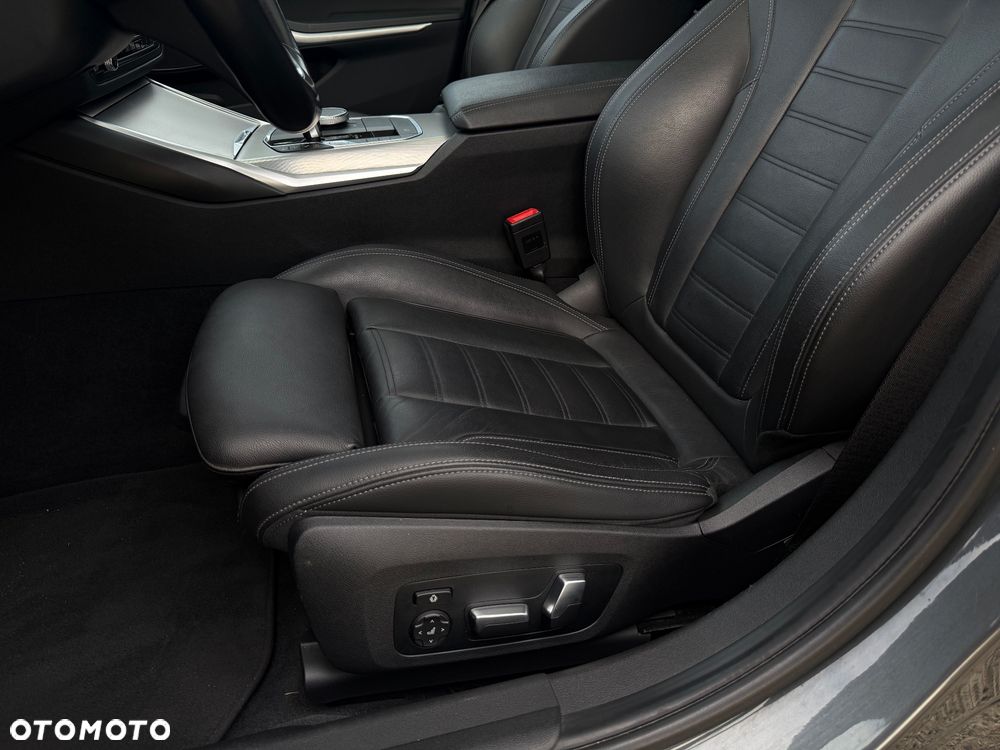 BMW Seria 3 320d Luxury Line sport - 9