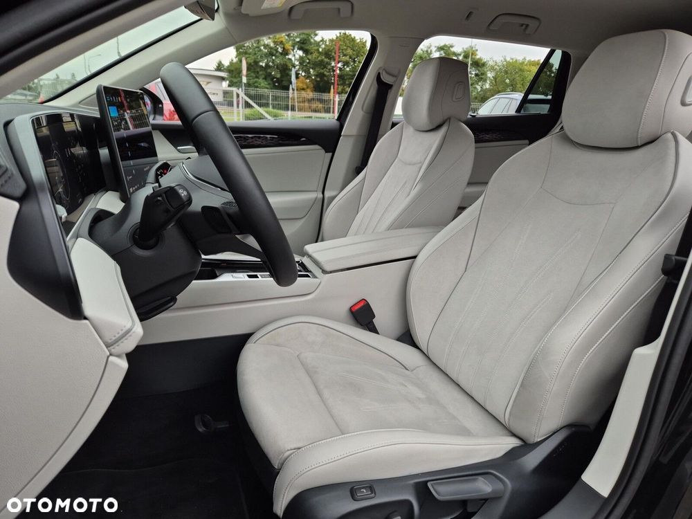 Volkswagen Passat 2.0 TDI SCR 4Mot Elegance DSG - 11