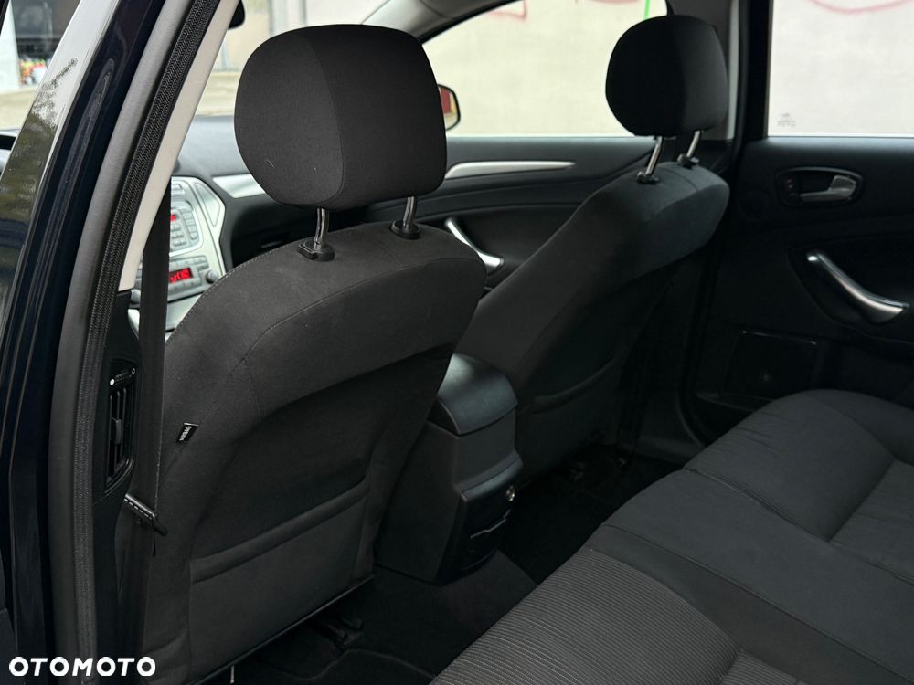 Ford Mondeo Turnier 2.0 Black Magic - 32