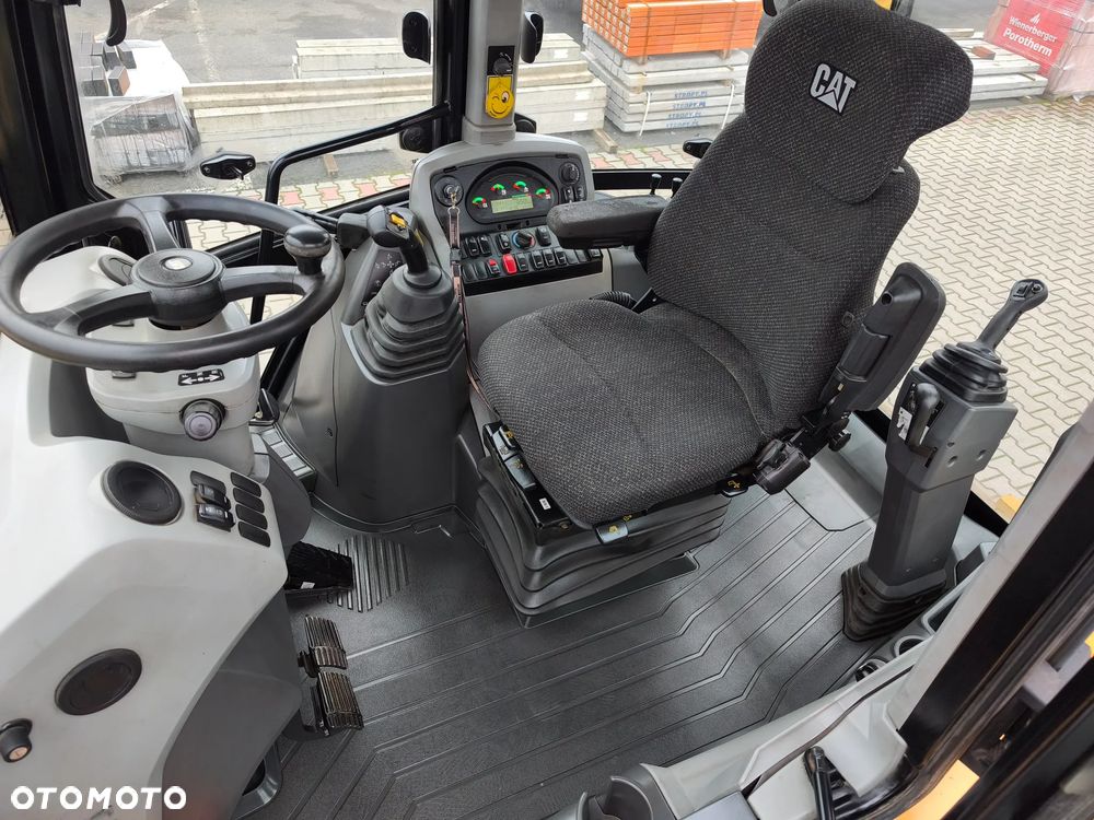 Caterpillar CAT 432F2 2015rok - 28