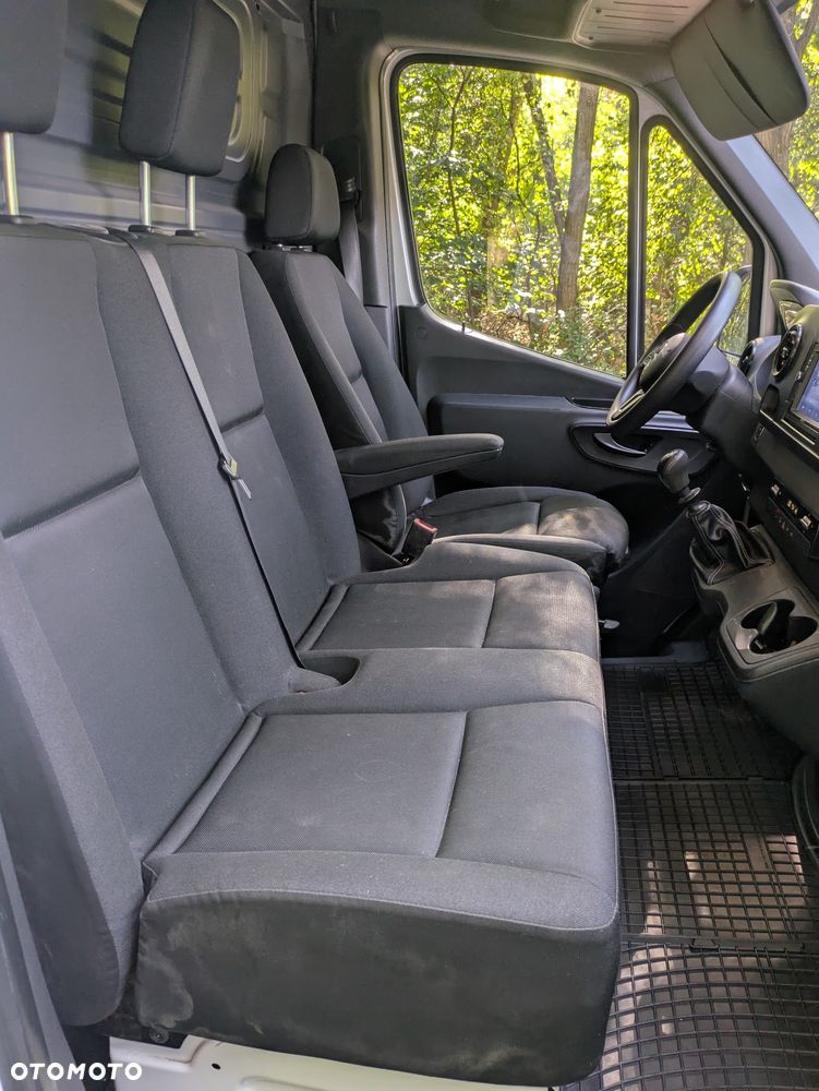 Mercedes-Benz Sprinter - 12