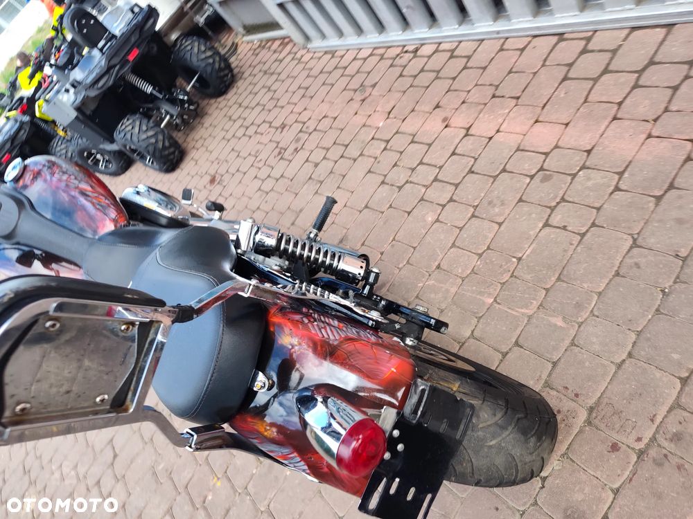 Harley-Davidson Dyna Street Bob - 20