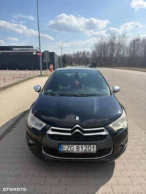 Citroën DS4 HDi 165 Urban Show - 3