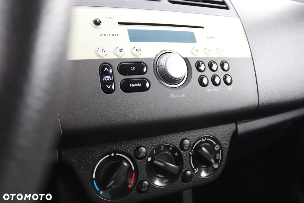 Suzuki Swift 1.3 Club dance - 29