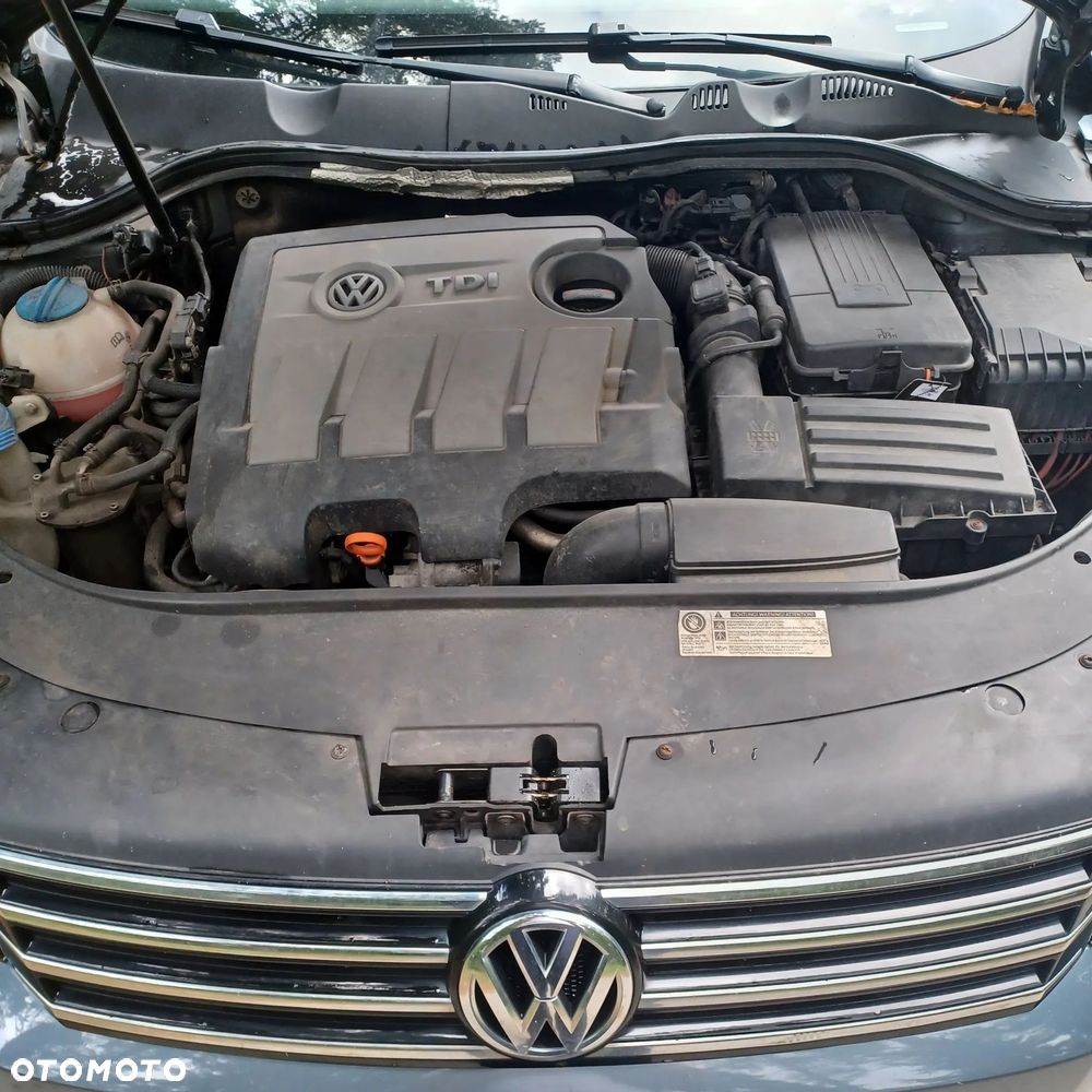 Volkswagen Passat 1.6 TDI Trendline - 12
