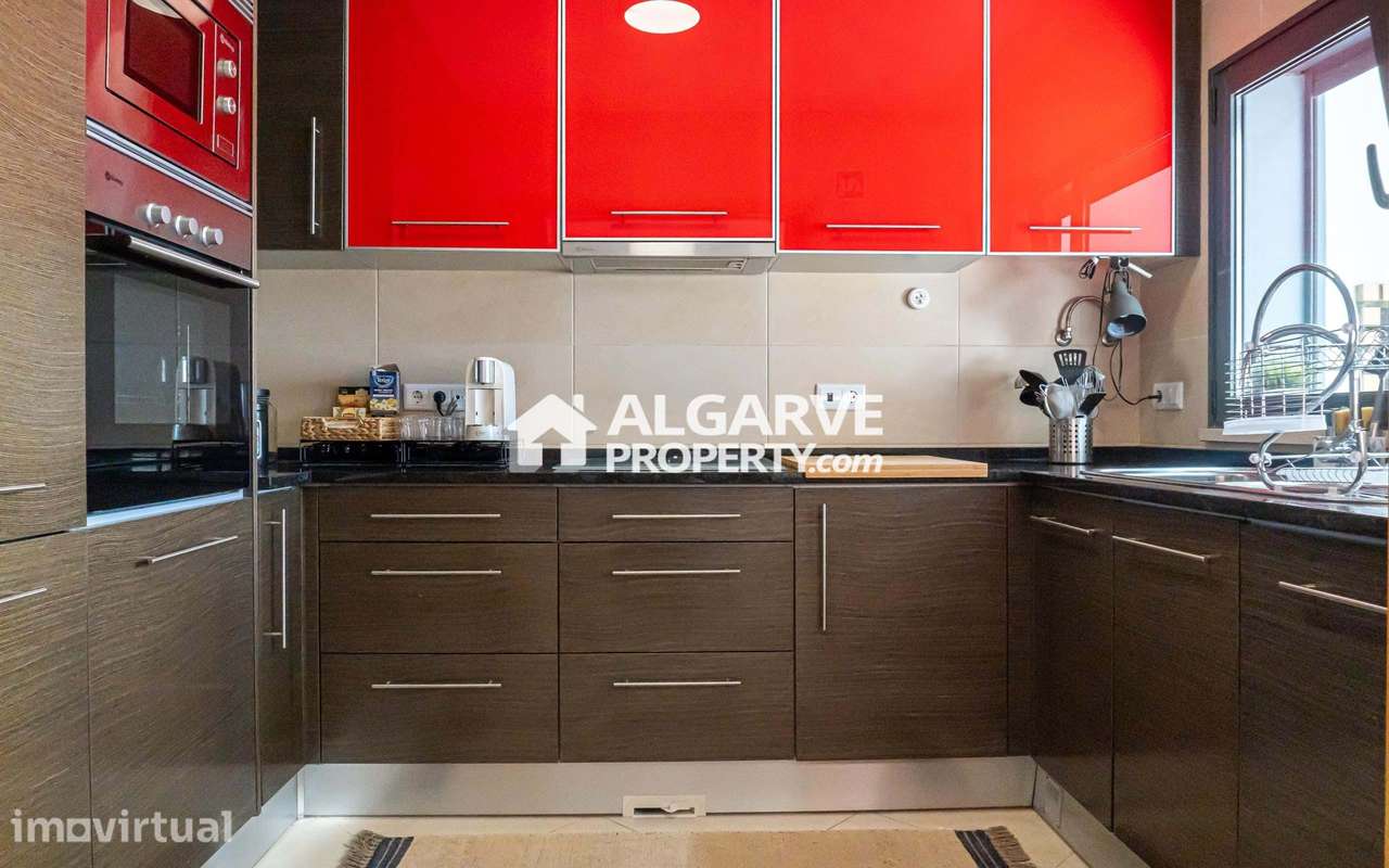 Moradia V3+2 em condomínio com piscina e garagem em Vilamoura, Algarve - Grande imagem: 4/47