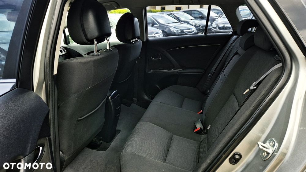 Toyota Avensis 2.0 Sol plus NAVI - 32