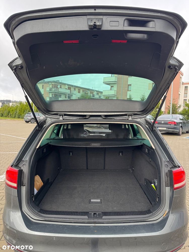 Volkswagen Passat 2.0 TDI (BlueMotion Technology) DSG Comfortline - 16