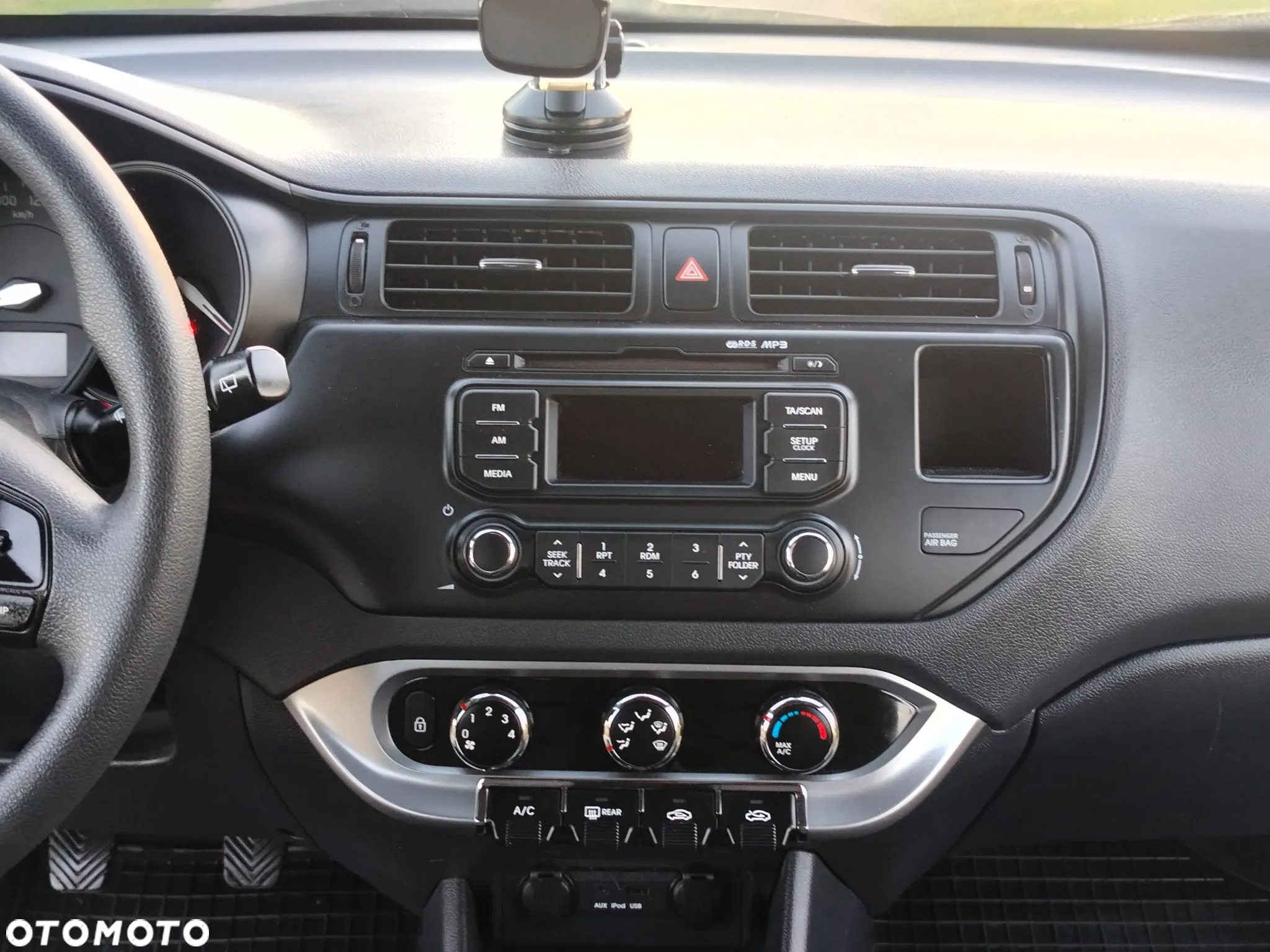 Kia Rio 1.2 Attract - 26