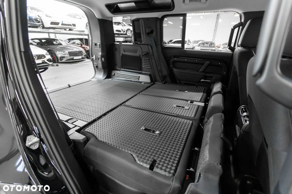 Land Rover Defender - 40