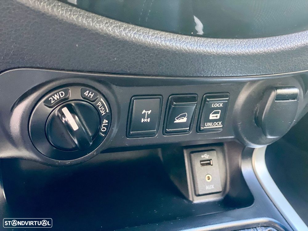 Nissan Navara 2.3 dCi CD 4WD N-Connecta - 17