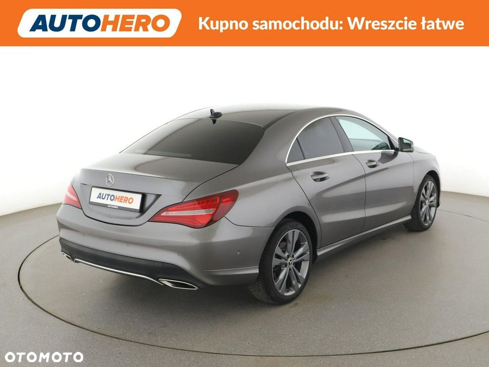 Mercedes-Benz CLA 180 Urban - 8
