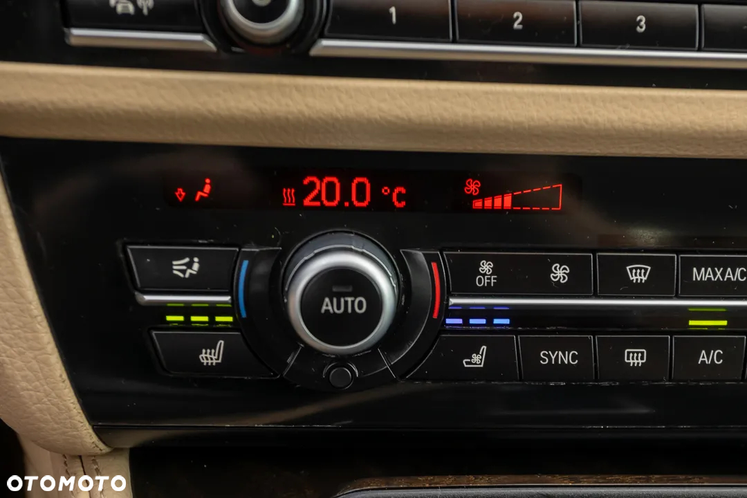 BMW Seria 5 530d xDrive Luxury Line - 29