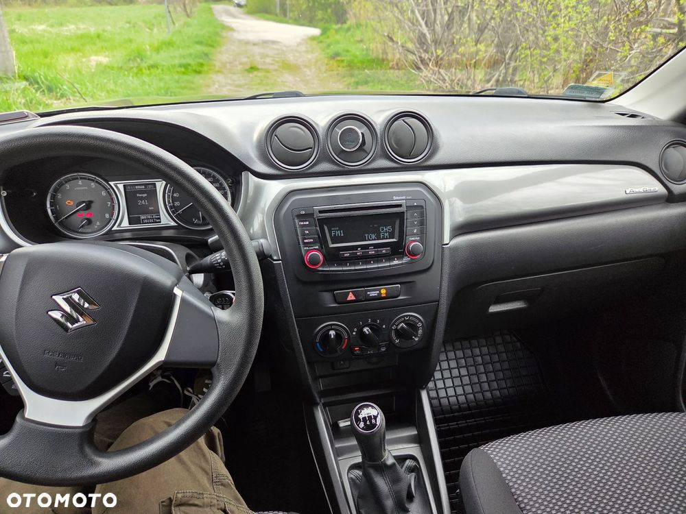 Suzuki Vitara 1.6 Comfort 4WD - 12