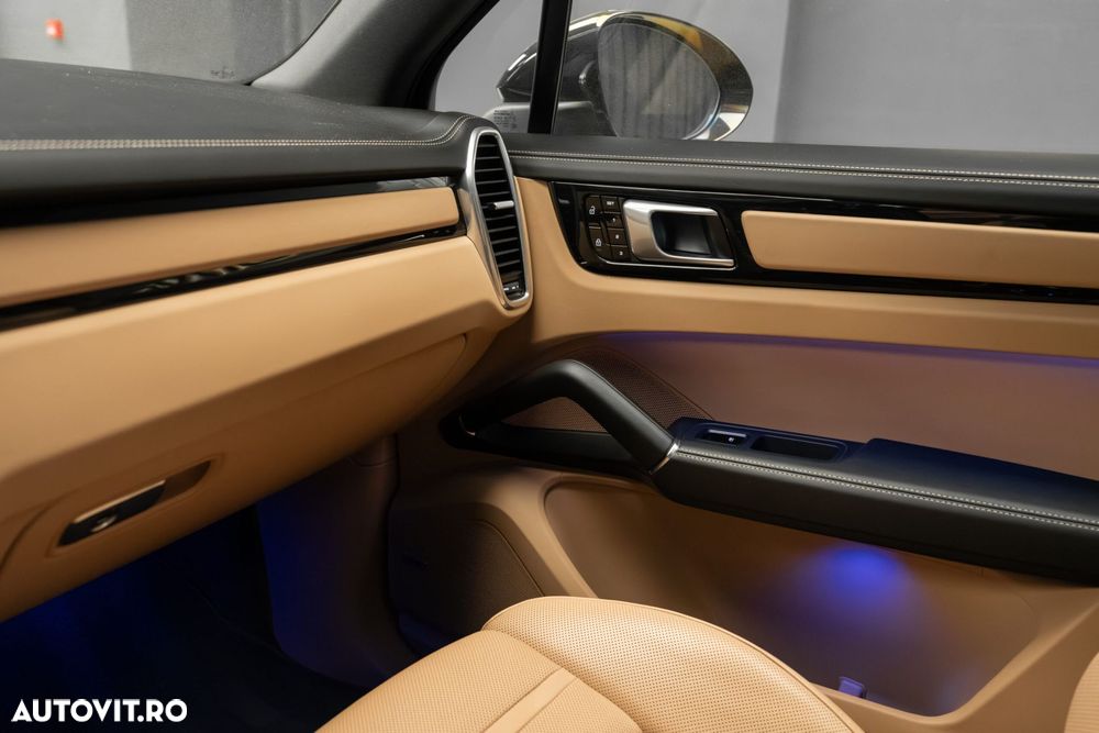 Porsche Cayenne - 17