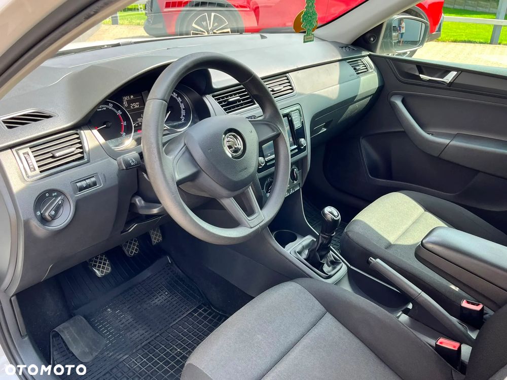 Skoda RAPID 1.0 TSI Active - 14