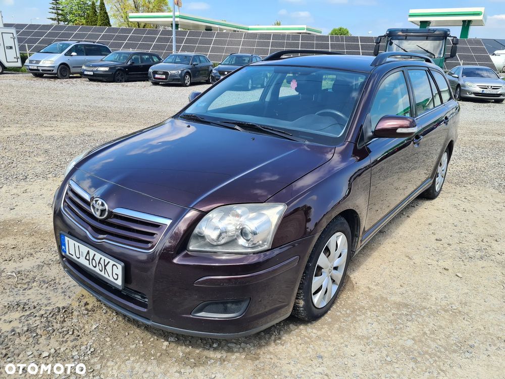 Toyota Avensis - 2