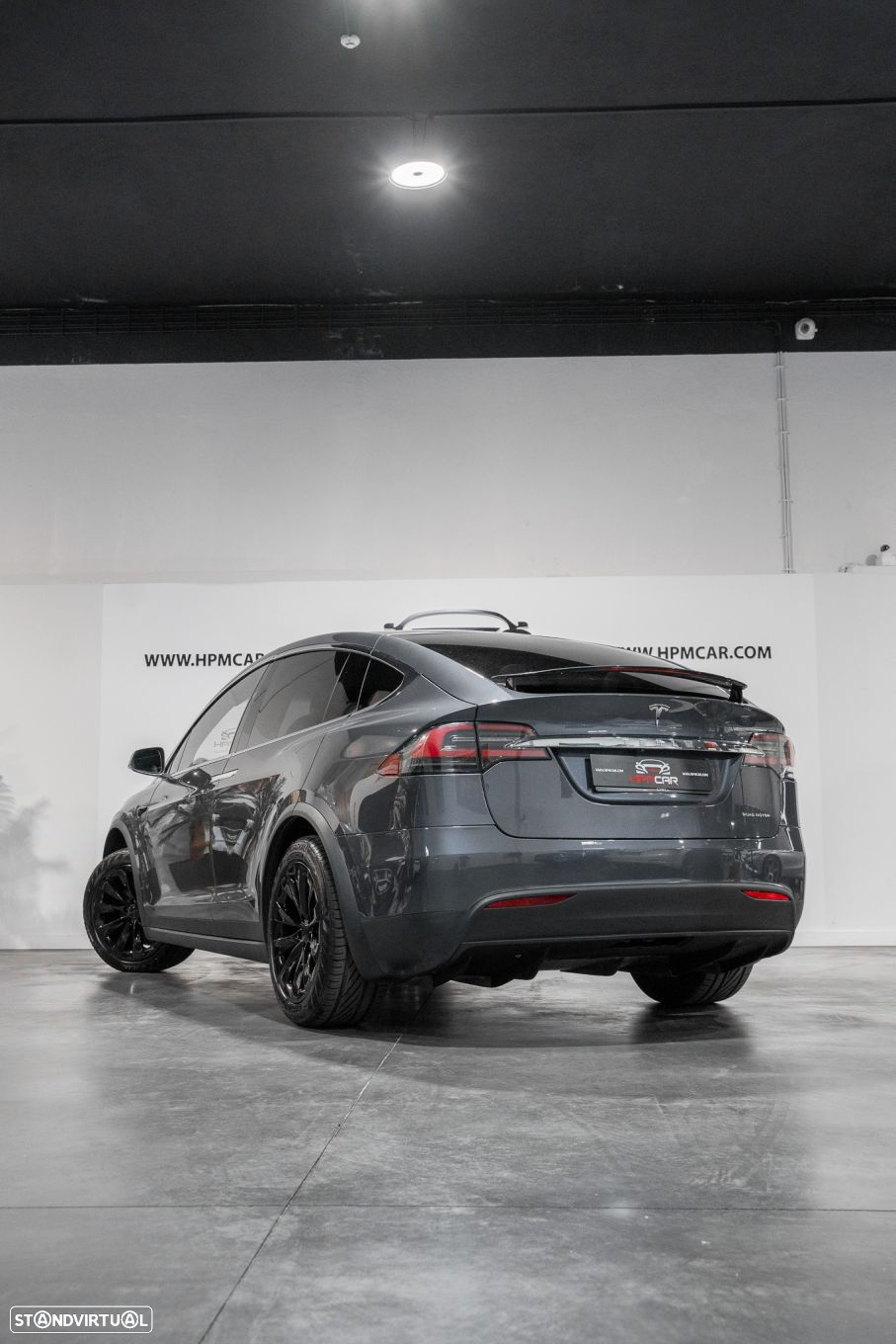 Tesla Model X - 9