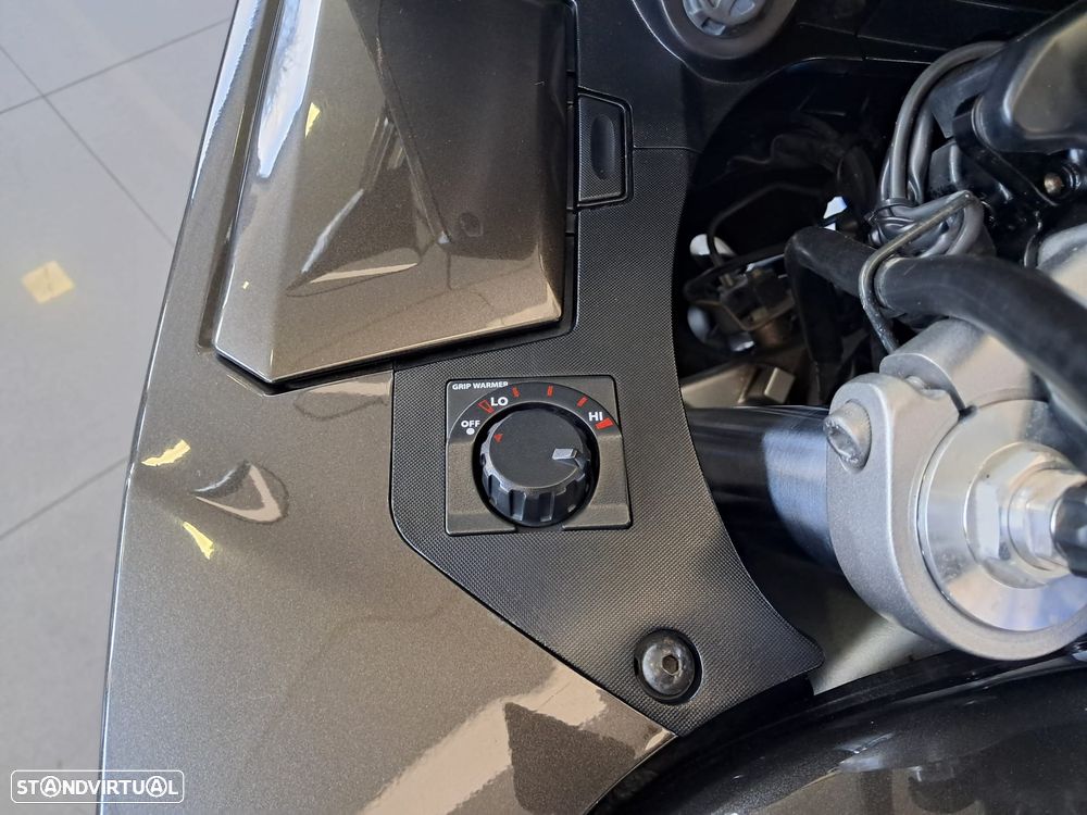 Yamaha FJR 1300 - 9