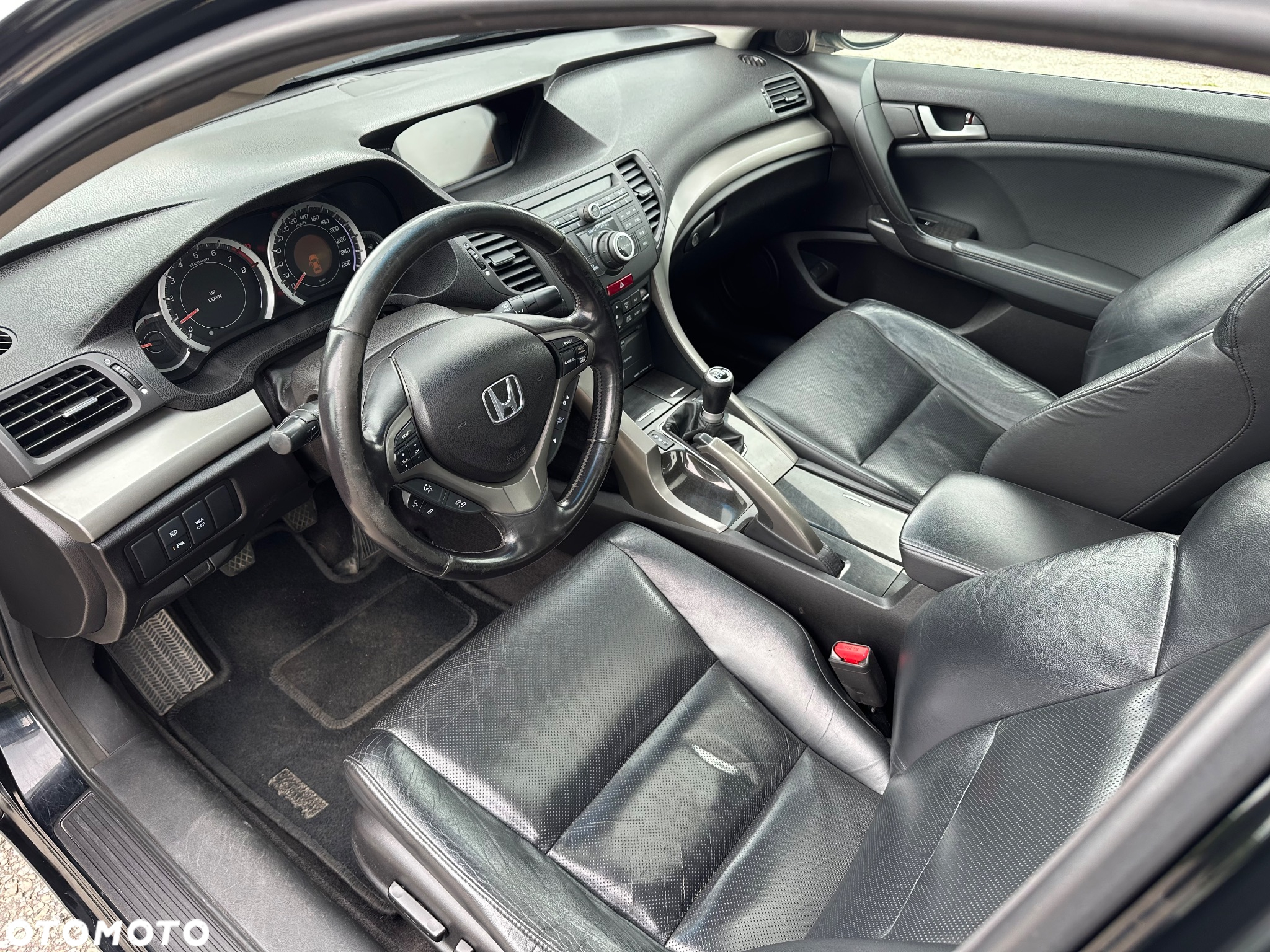 Honda Accord 2.0 Executive Nav - 18