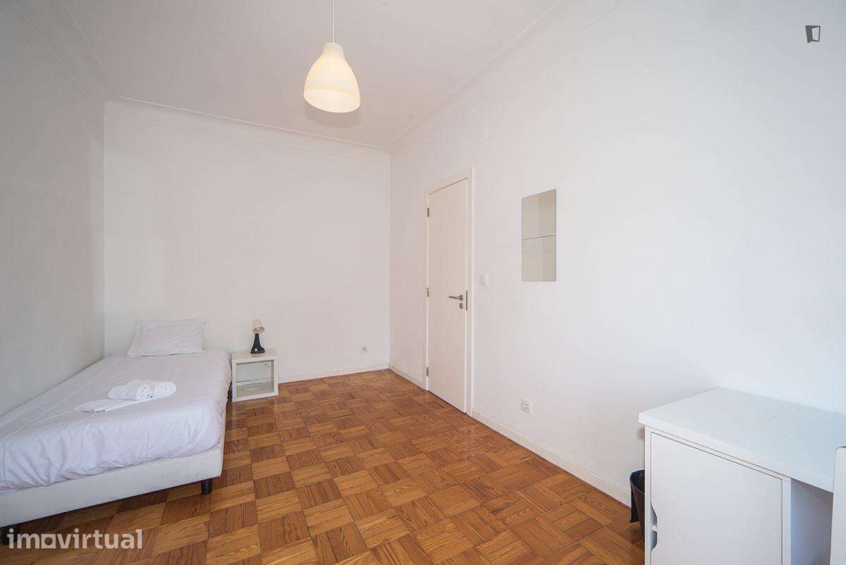 Quarto - localizado em Sete Rios Lisbon - Grande imagem: 5/15