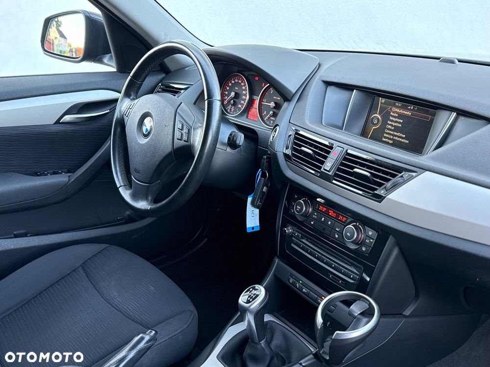 BMW X1 sDrive20d xLine - 32