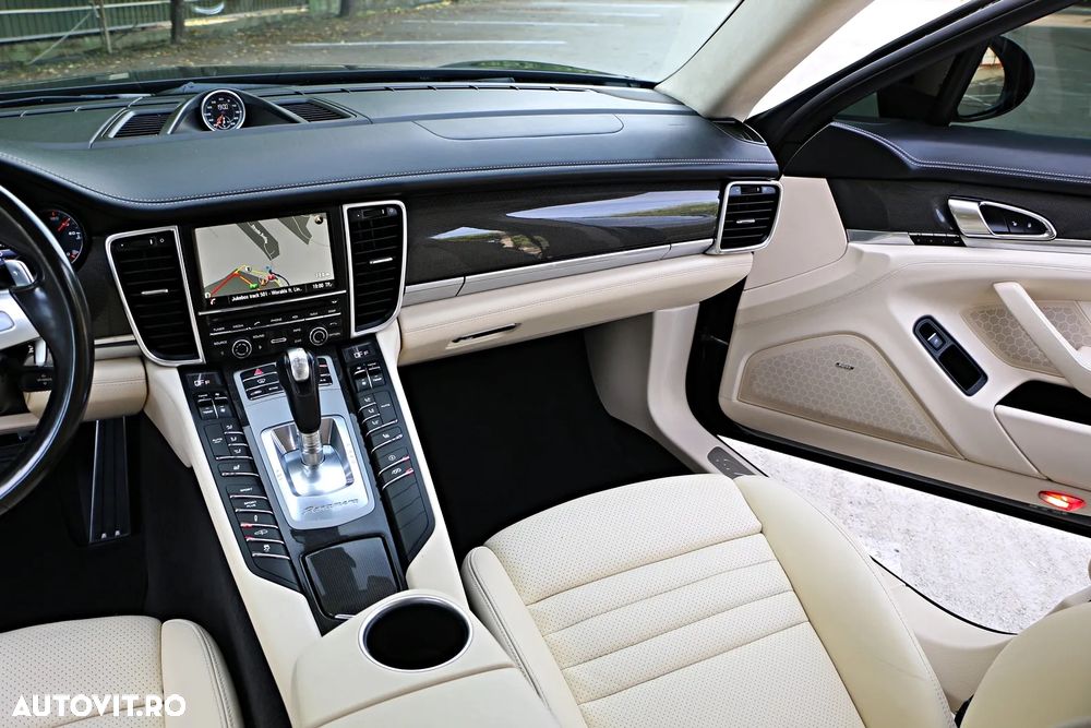 Porsche Panamera - 17