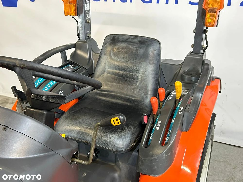 Kubota KB18 - 4