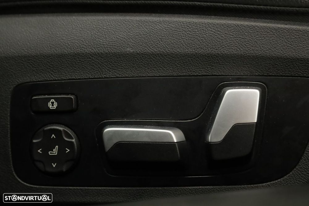 BMW 420 i Pack Desportivo M Auto - 25