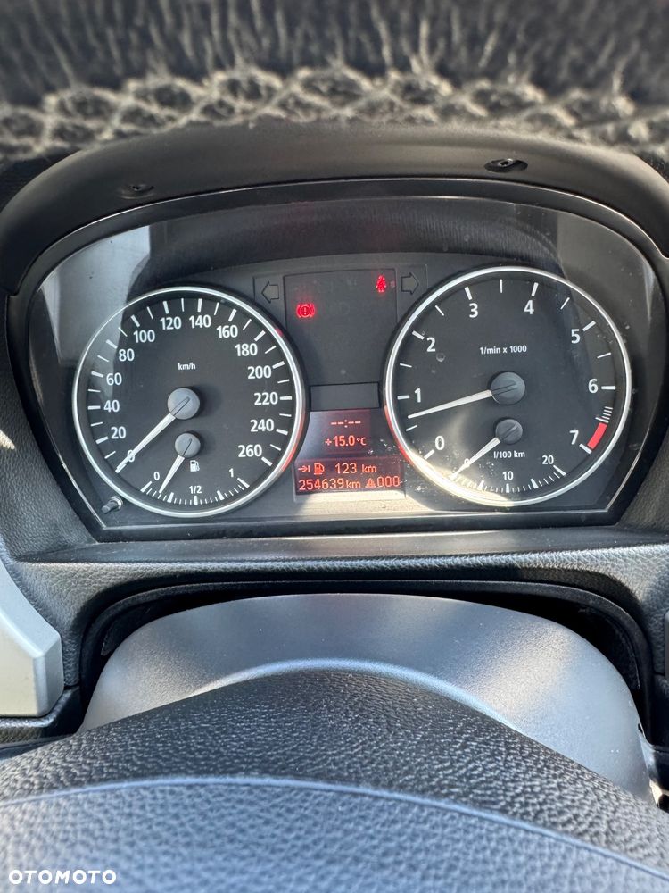 BMW Seria 3 320i Touring - 10