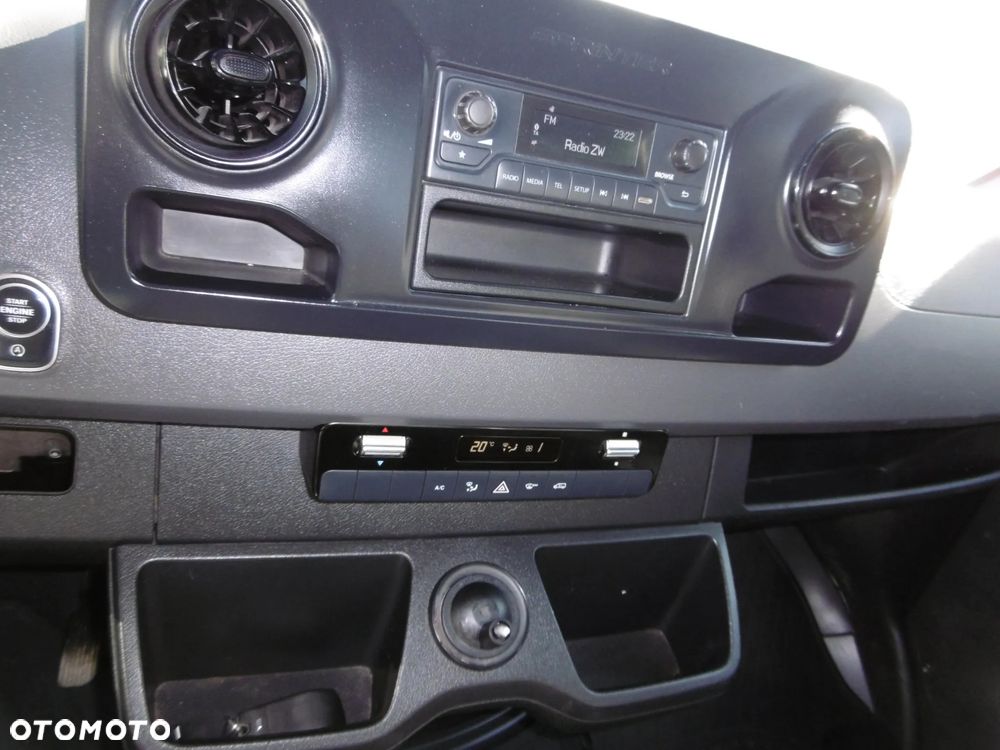 Mercedes-Benz Sprinter - 10
