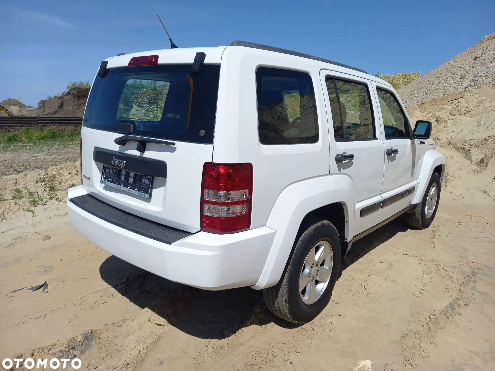 Jeep Liberty - 31