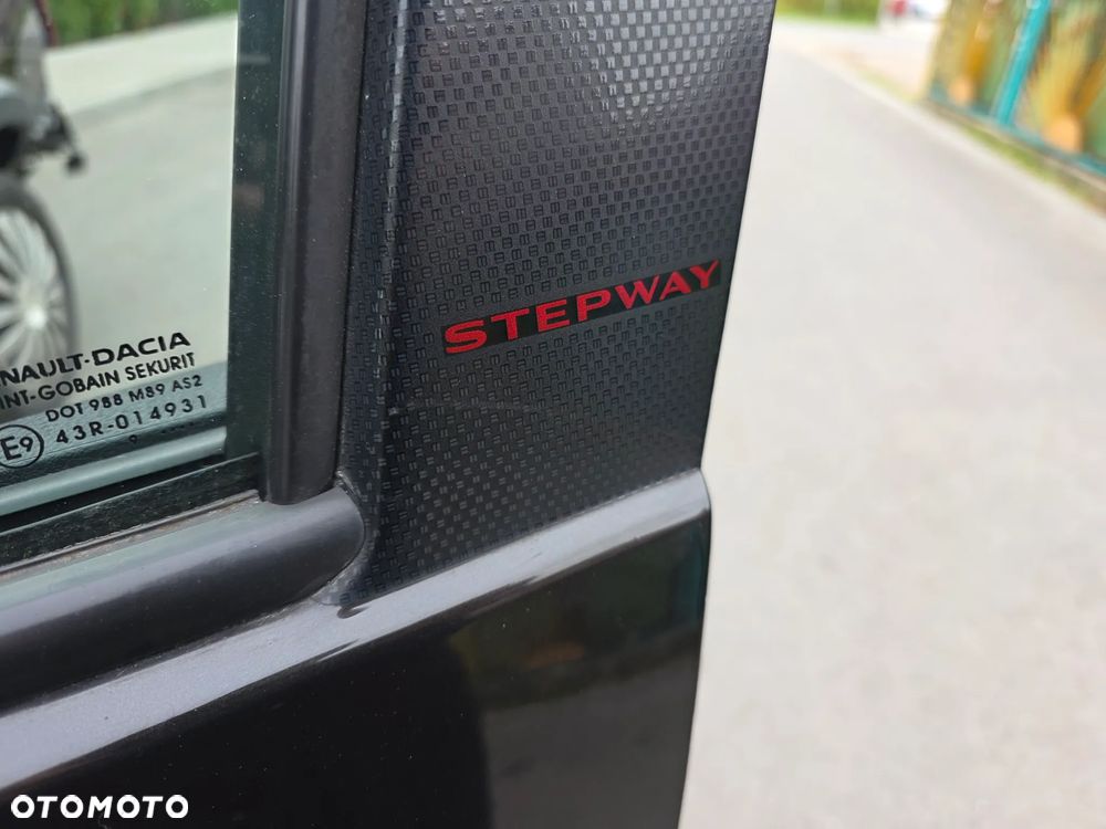 Dacia Logan TCe 90 S&S Stepway Celebration - 24