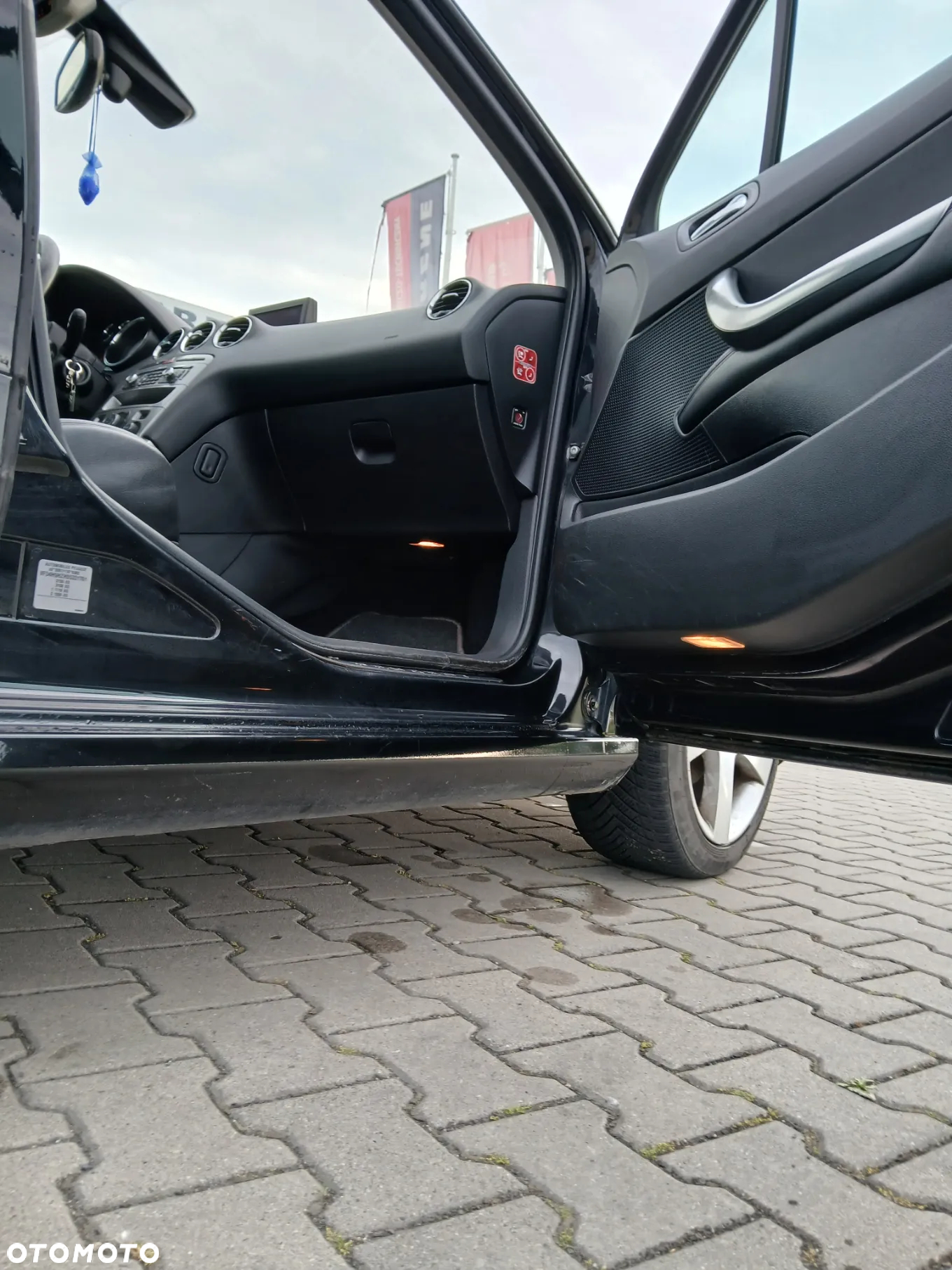 Peugeot 308 HDi FAP 110 Premium - 8