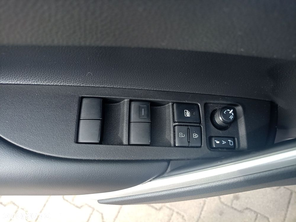 Toyota Corolla Cross - 12