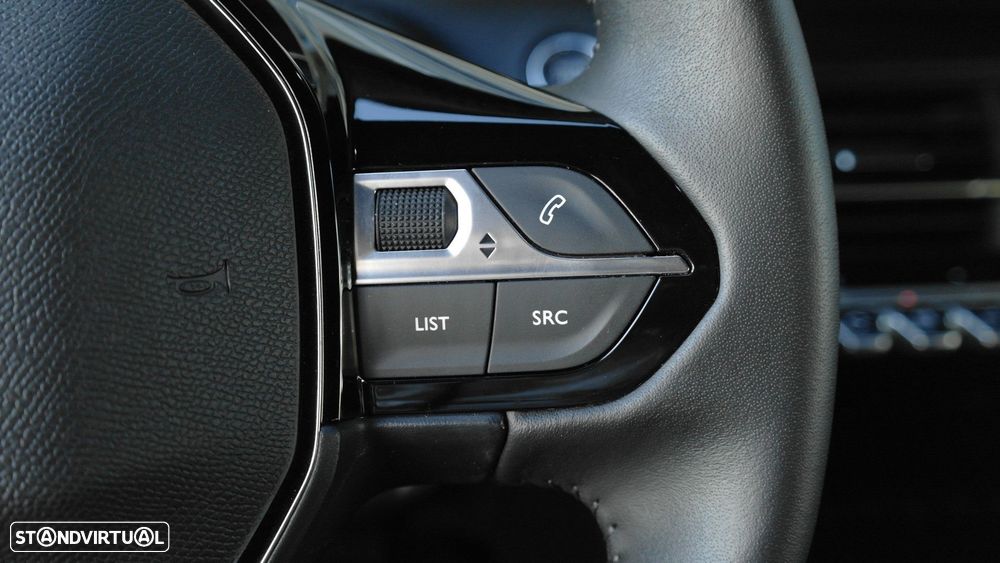 Peugeot e-2008 54 kWh Allure - 38